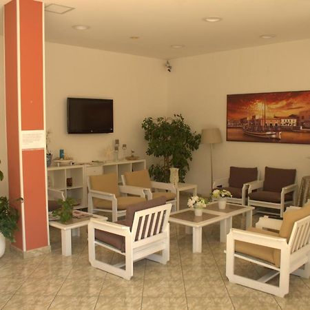 Little Hotel Cesena Bagian luar foto