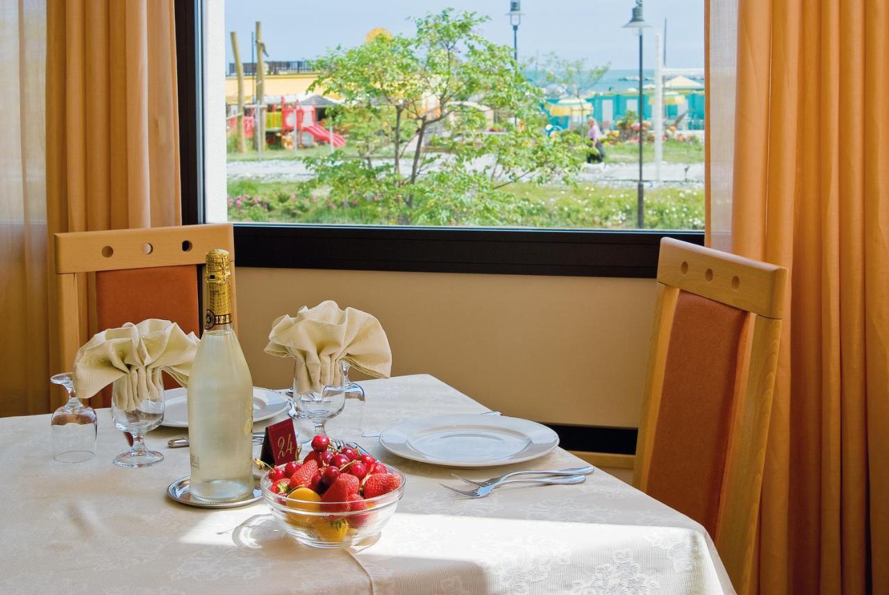 Little Hotel Cesena Bagian luar foto