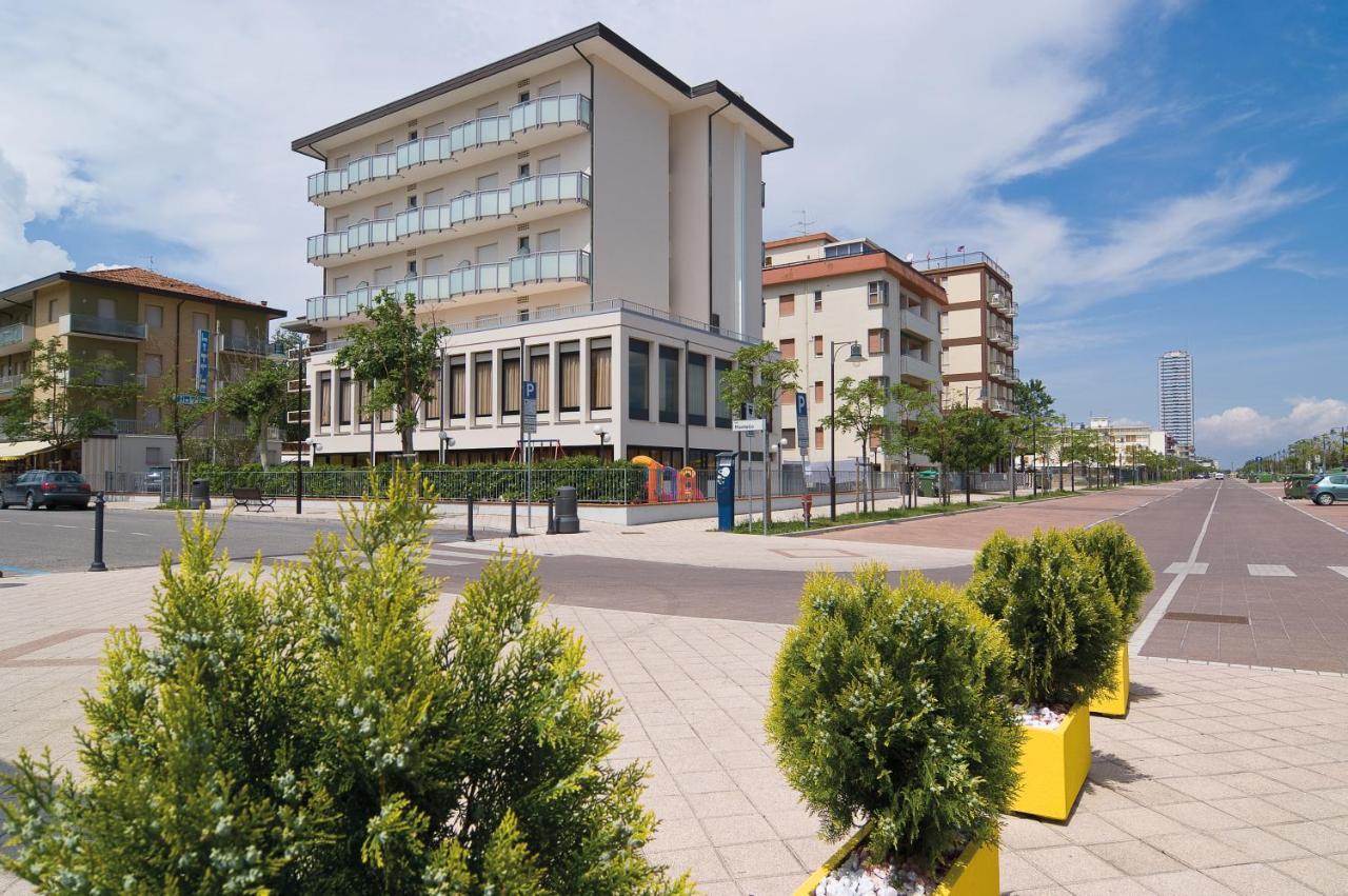 Little Hotel Cesena Bagian luar foto