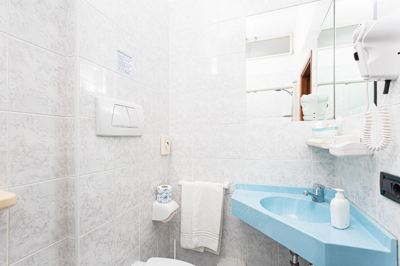 Little Hotel Cesena Bagian luar foto